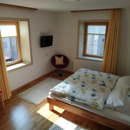 Sailer Apartment *